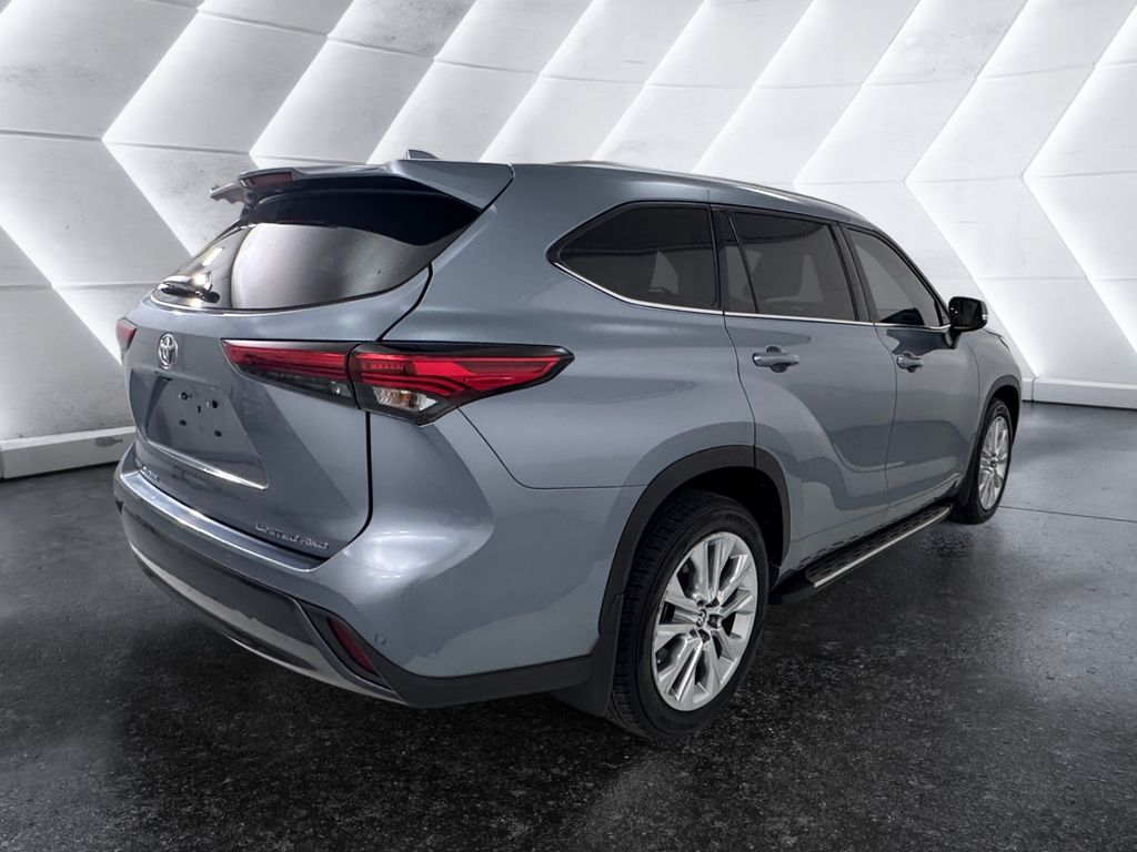 2022 Toyota Highlander Limited photo 4