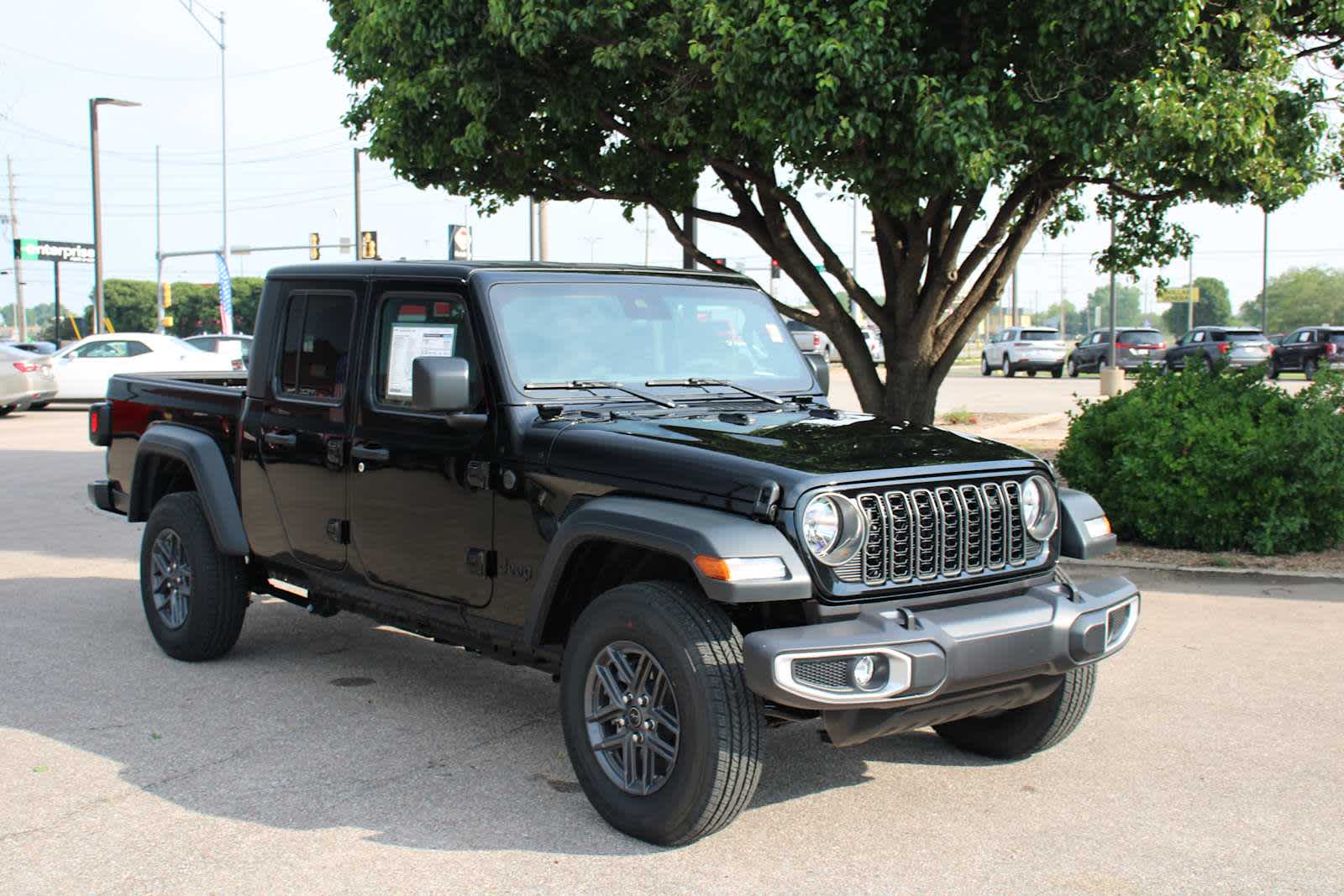 2025 Jeep Gladiator Sport S photo 2