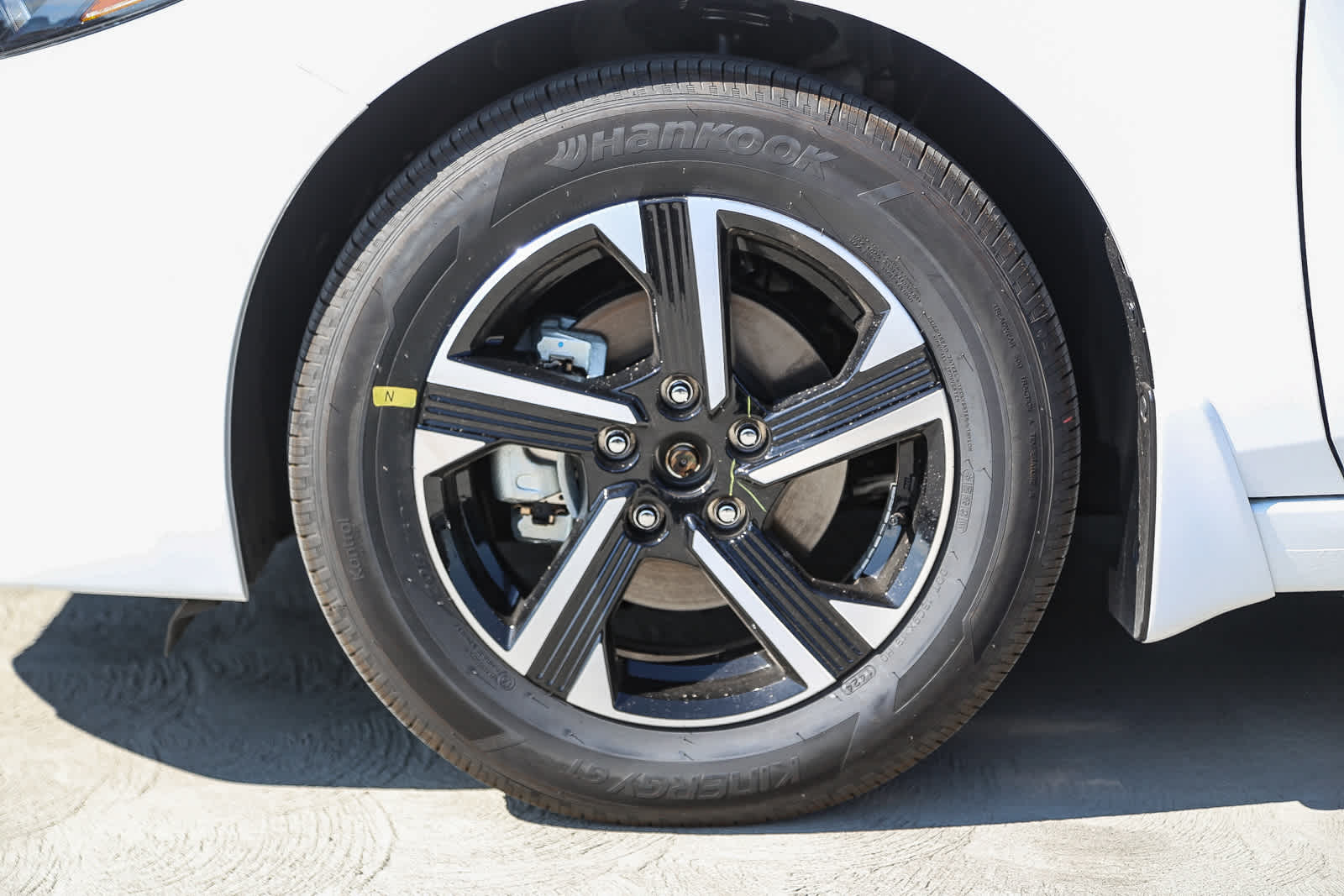 2025 Nissan Sentra SV photo 2