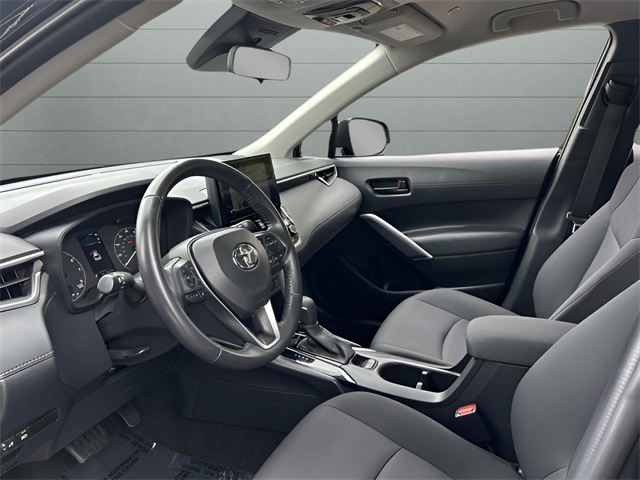 2024 Toyota Corolla Cross LE photo 23