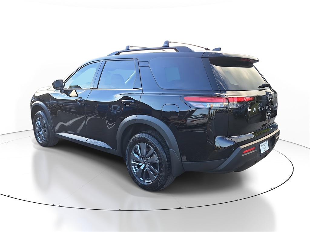 2025 Nissan Pathfinder SV photo 4
