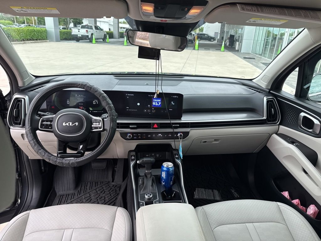 2024 Kia Sorento S photo 5