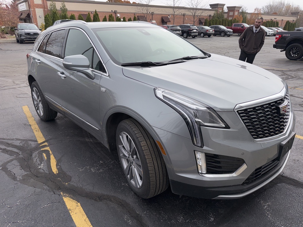 2025 CADILLAC XT5 - Image 2