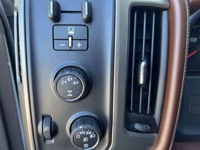2016 Chevrolet Silverado 3500HD High Country photo 11