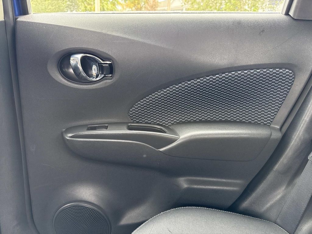 2016 Nissan Versa Note SV photo 15