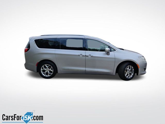 2018 Chrysler Pacifica Limited photo 2