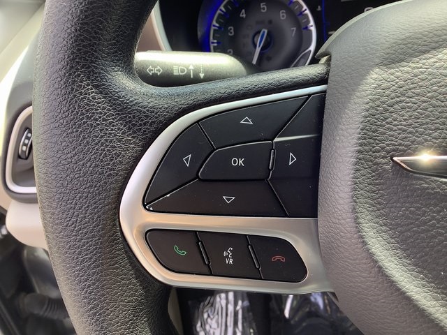 2021 Chrysler Voyager LXi photo 13