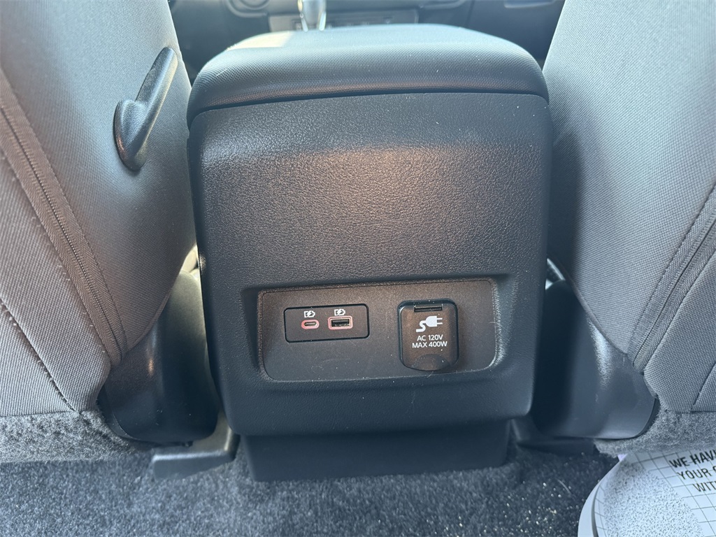 2024 Nissan Frontier SV photo 13