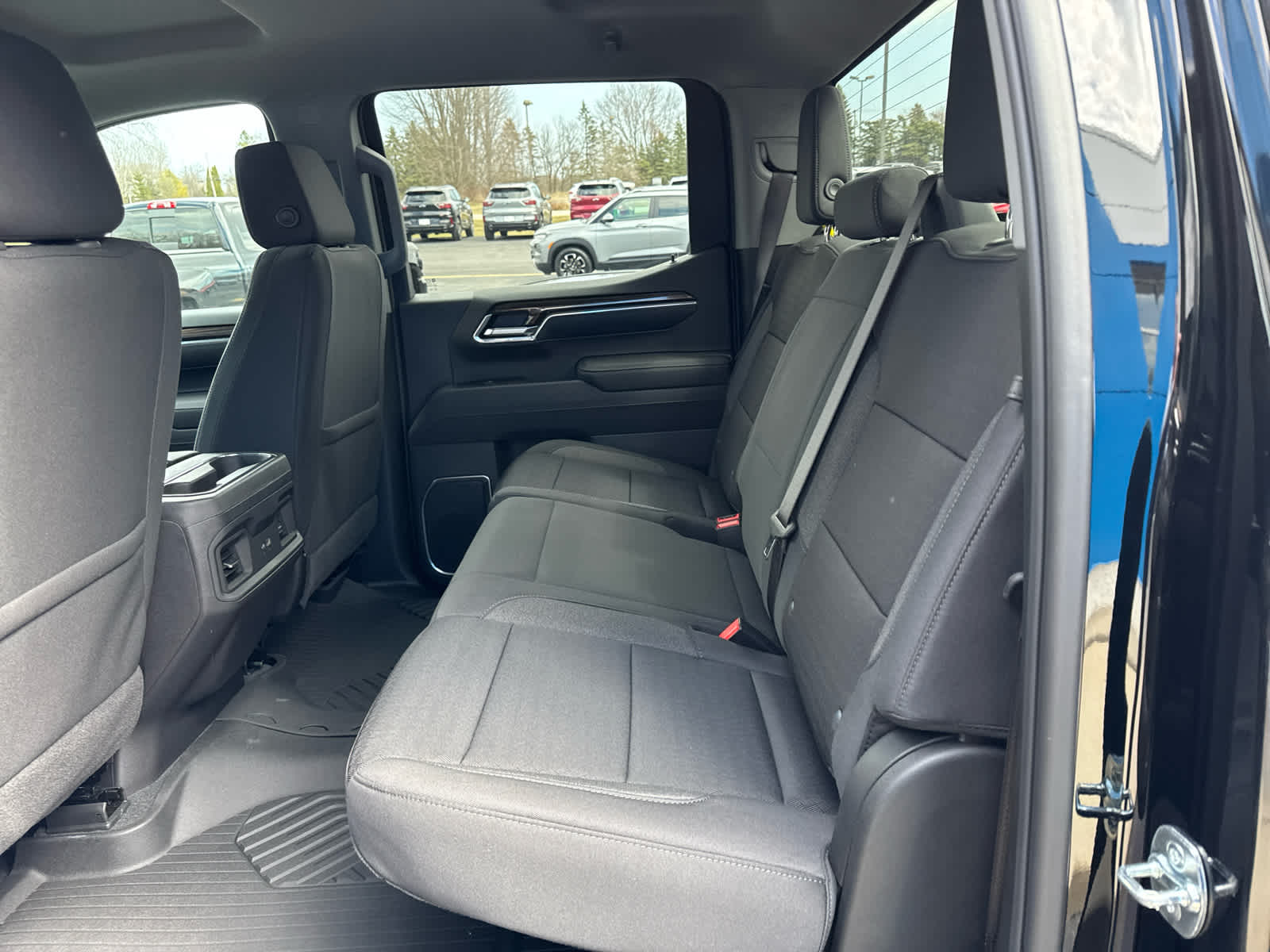 2025 Chevrolet Silverado 1500 LT Trail Boss photo 4