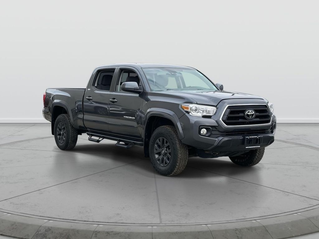 2020 Toyota Tacoma SR5's photo