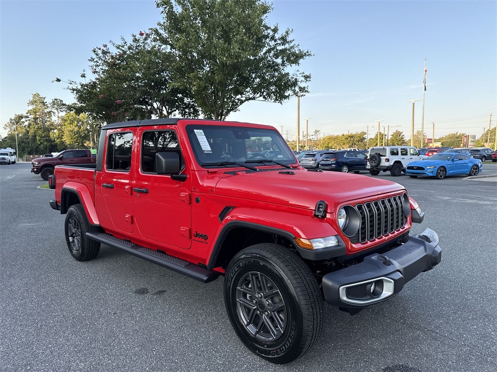 2025 Jeep Gladiator Sport S's photo