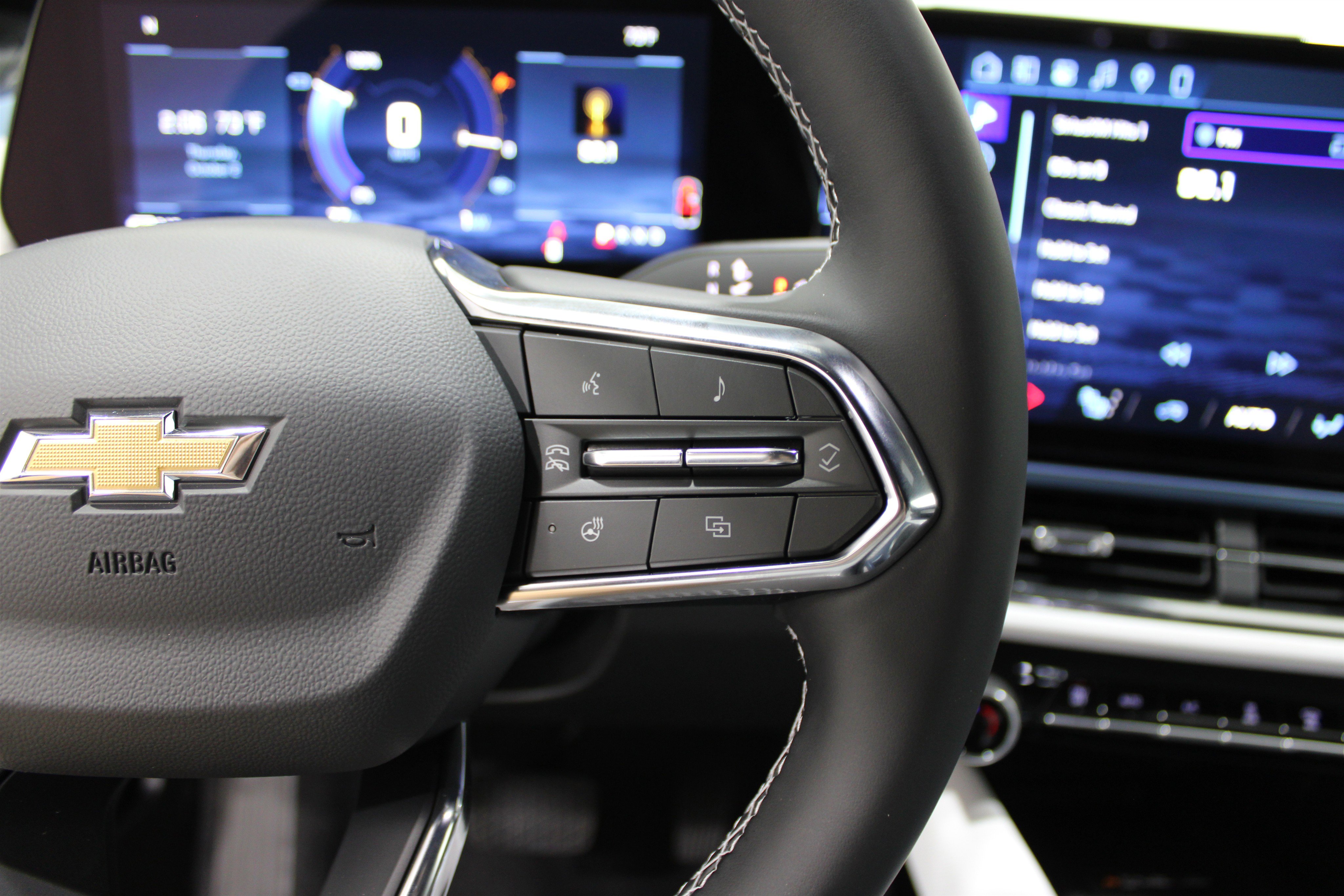2026 Chevrolet Equinox EV LT photo 12