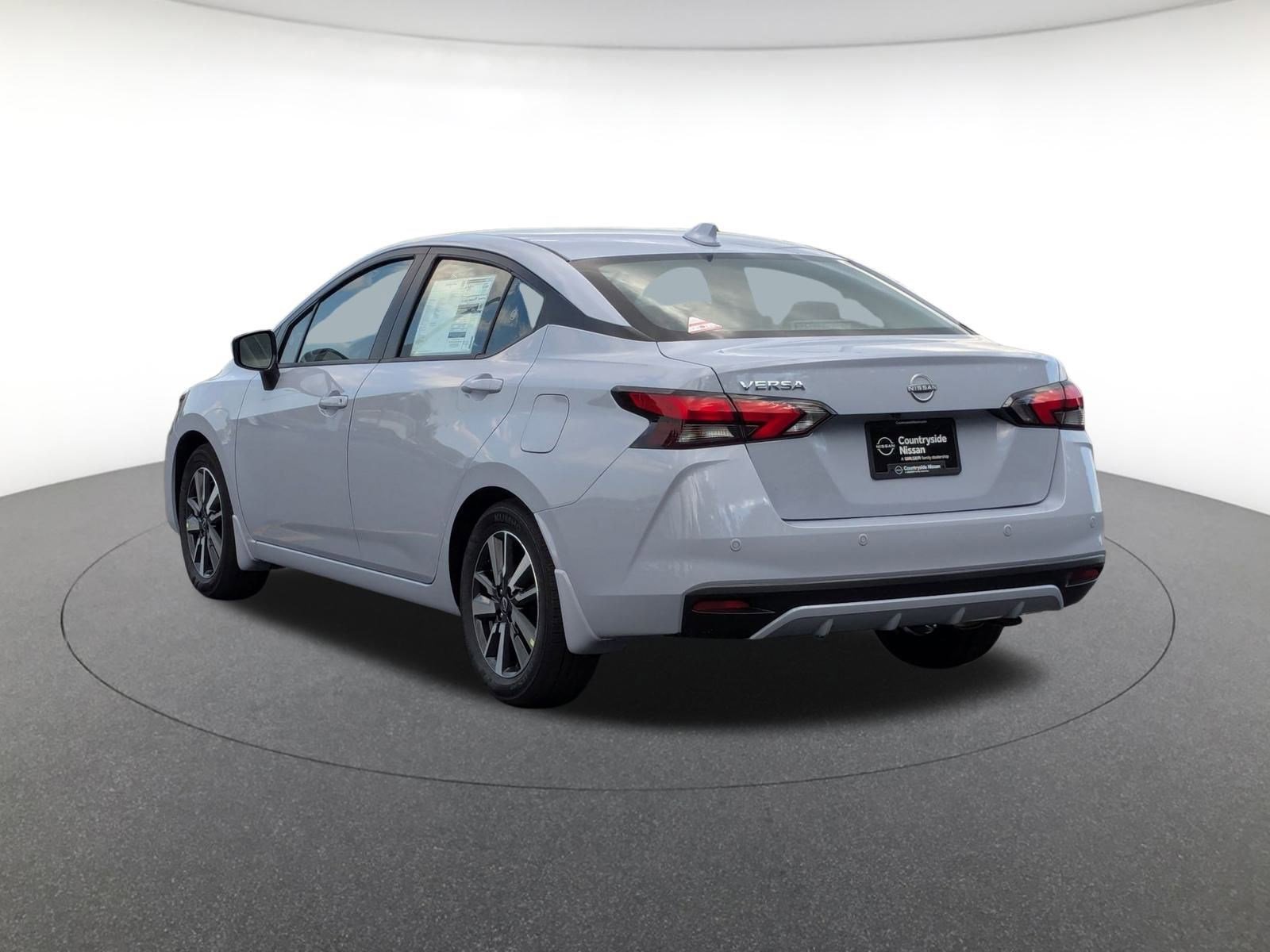 2025 Nissan Versa SV photo 7