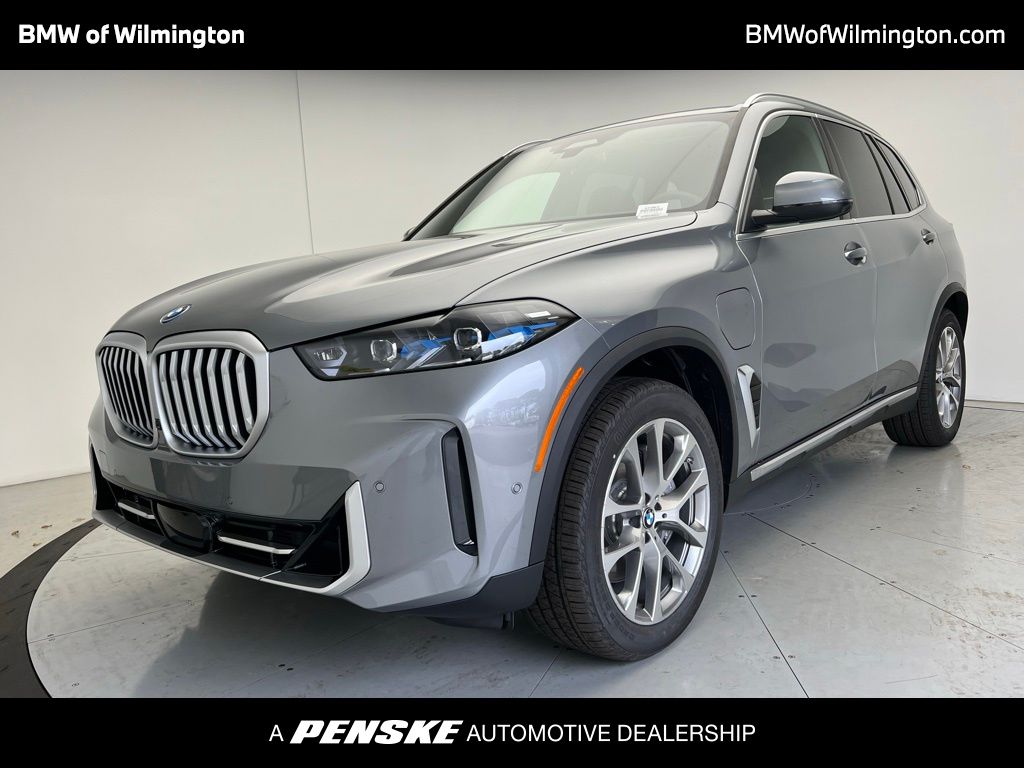 2026 BMW X5 50e's photo