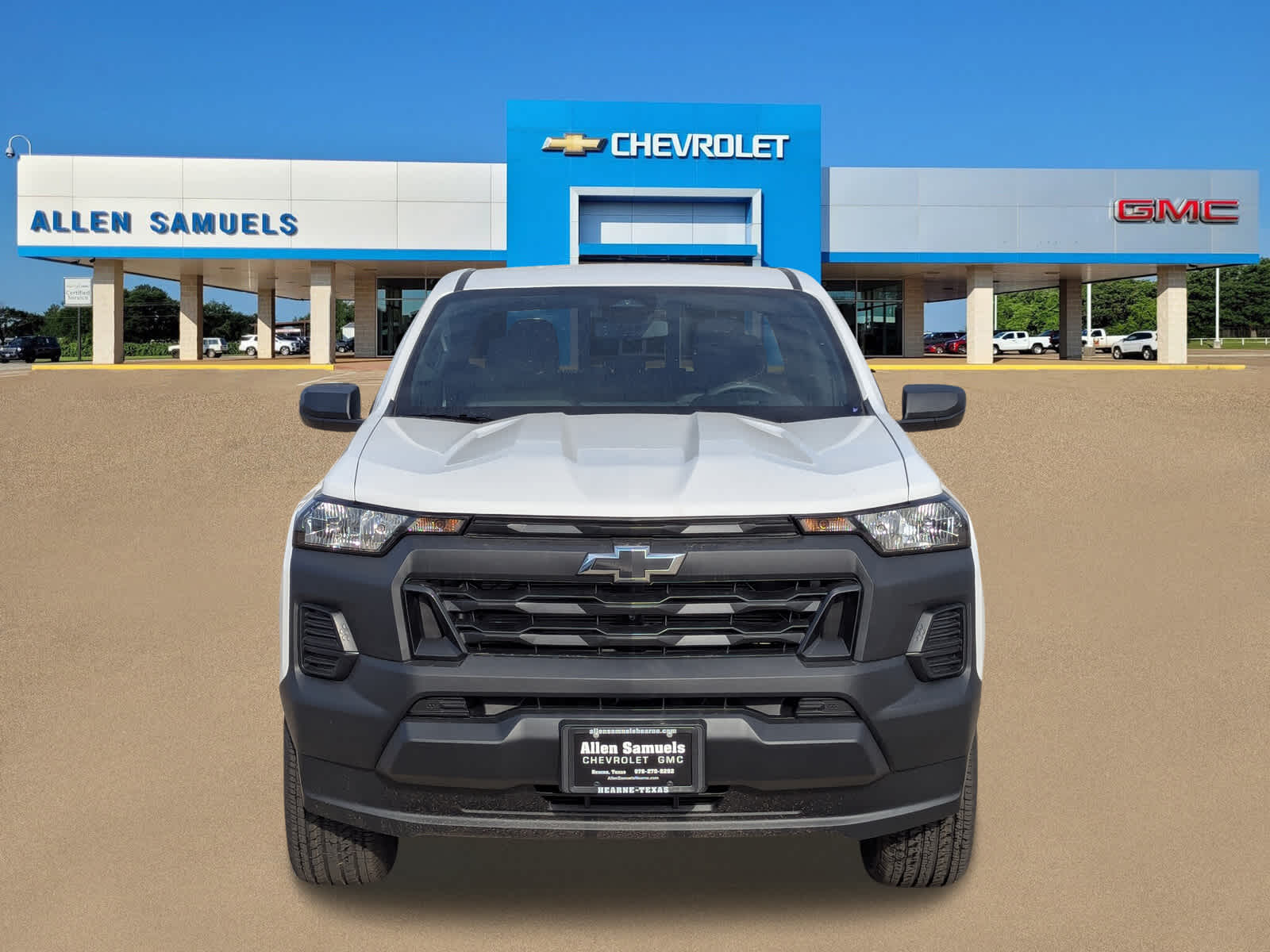 2025 Chevrolet Colorado LT photo 2