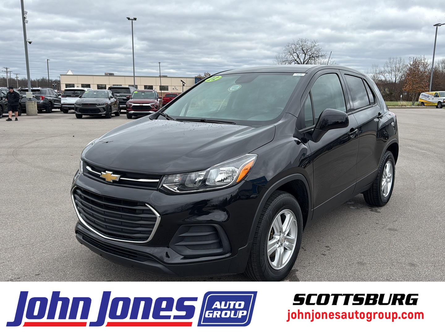 2022 Chevrolet Trax LS's photo
