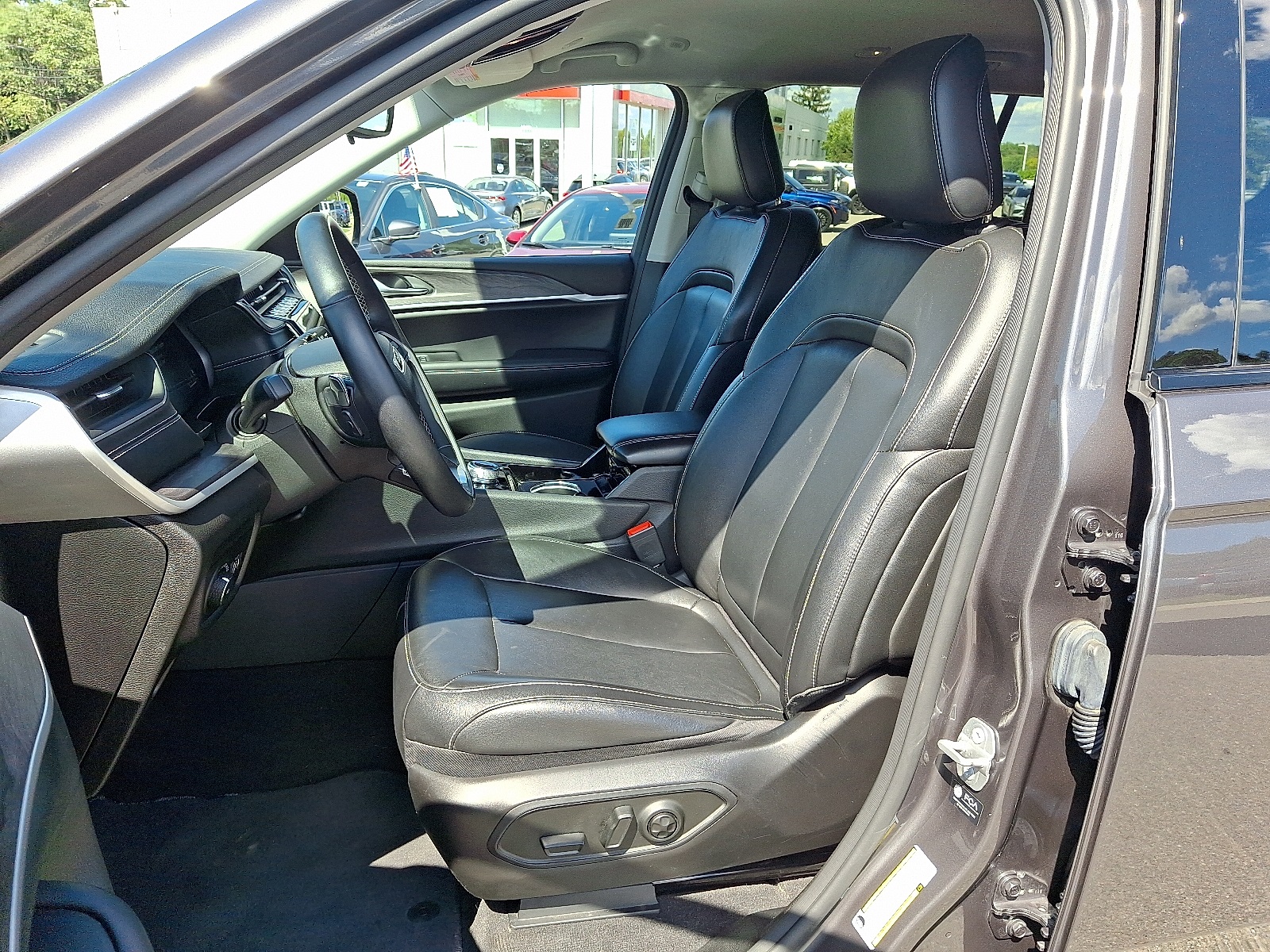 2022 Jeep Grand Cherokee Limited photo 15