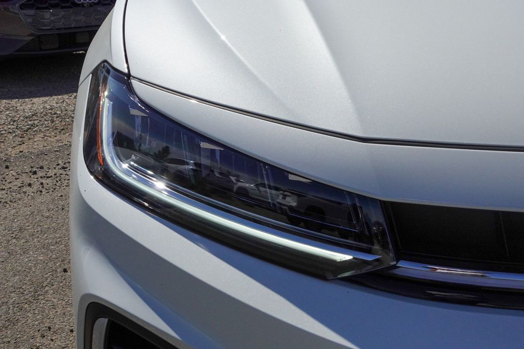 2025 Volkswagen Jetta 1.5T SEL photo 4