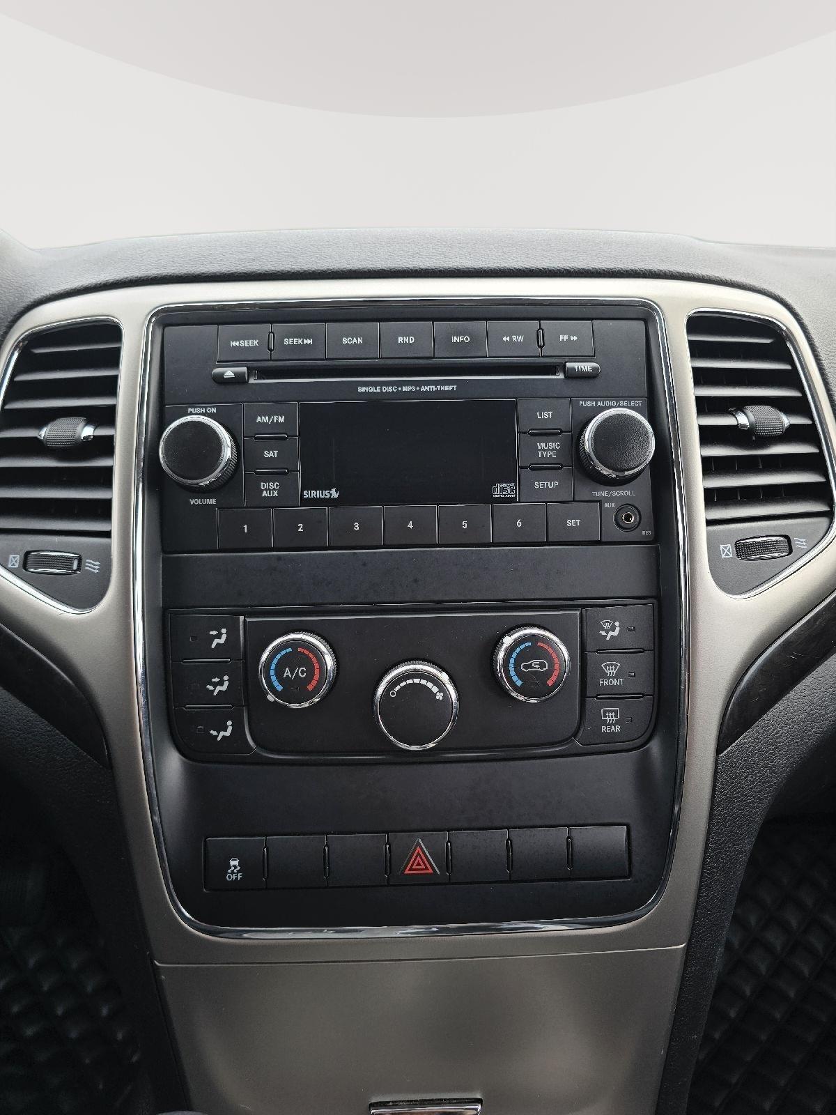 2013 Jeep Grand Cherokee Laredo photo 16