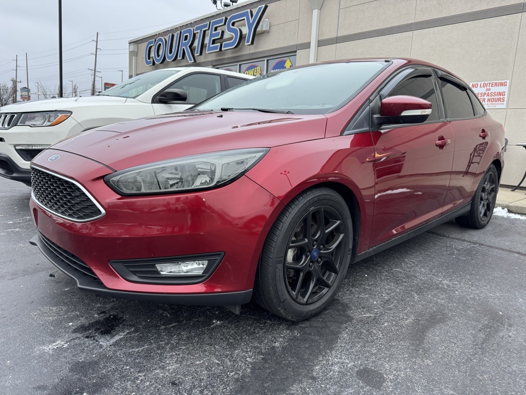 2016 Ford Focus SE's photo