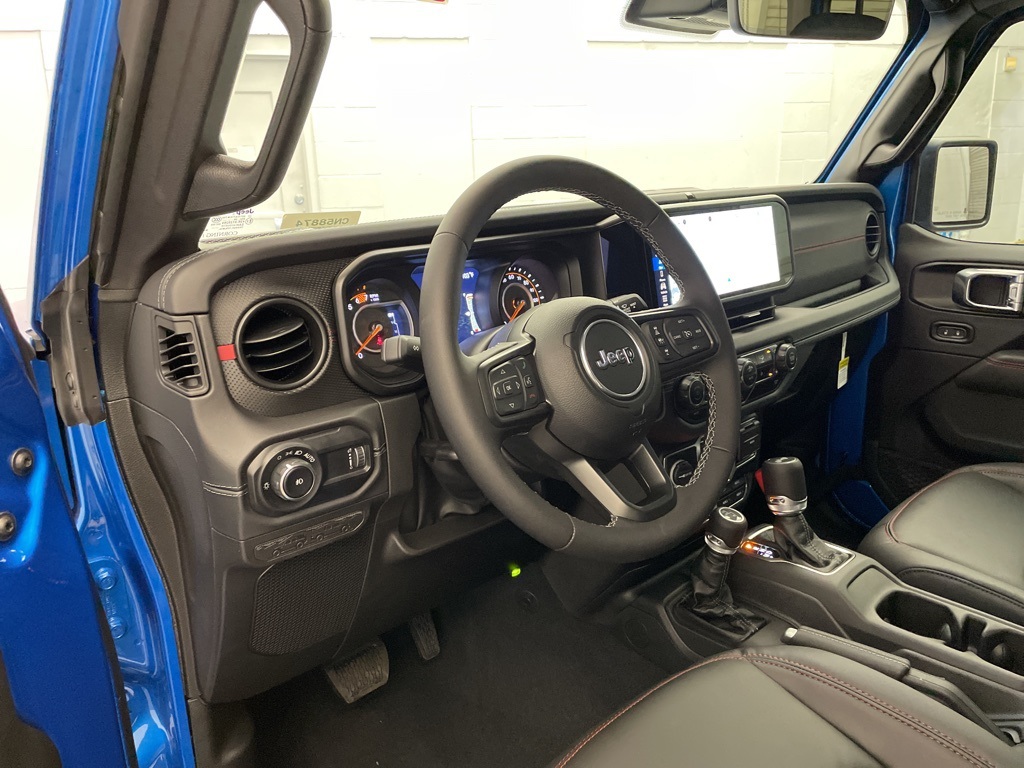 2025 Jeep Wrangler Rubicon photo 11