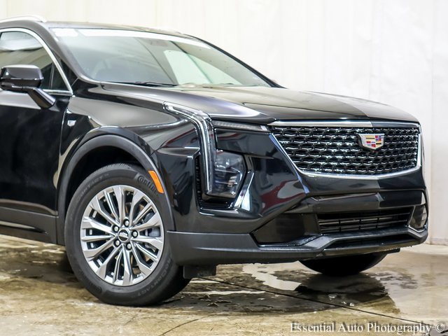 2025 Cadillac XT4 Premium Luxury photo 2