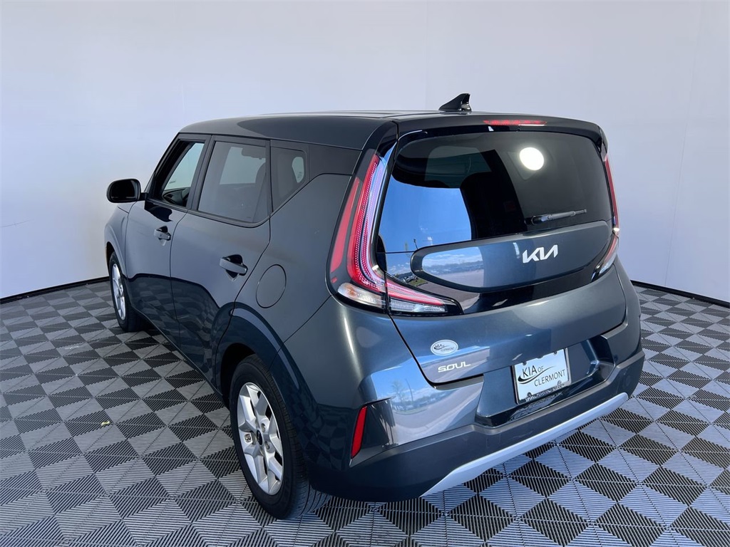 2025 Kia Soul LX photo 4