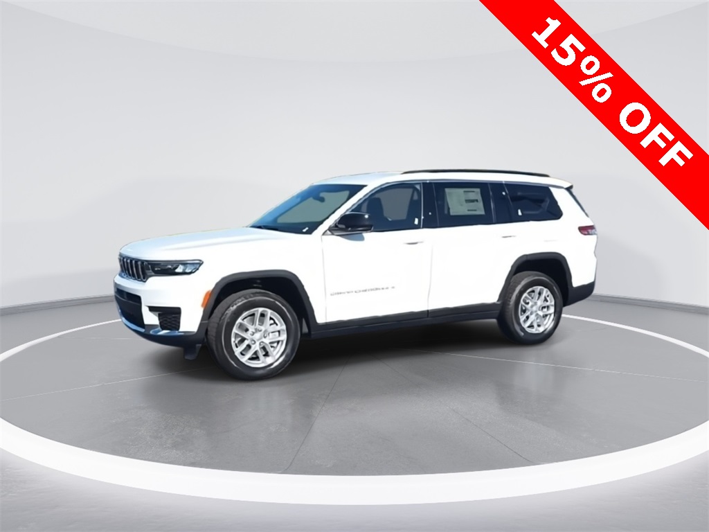 2025 Jeep Grand Cherokee Laredo photo 4