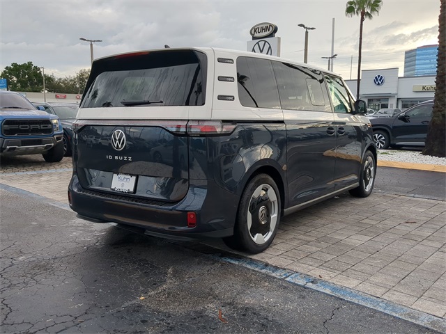 2025 Volkswagen ID. Buzz Pro Plus photo 4