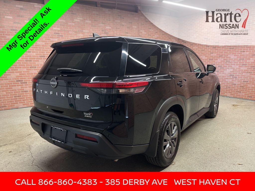 2024 Nissan Pathfinder S photo 5