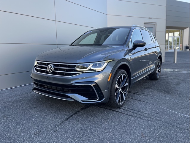 2024 Volkswagen Tiguan SEL R-Line Black photo 11