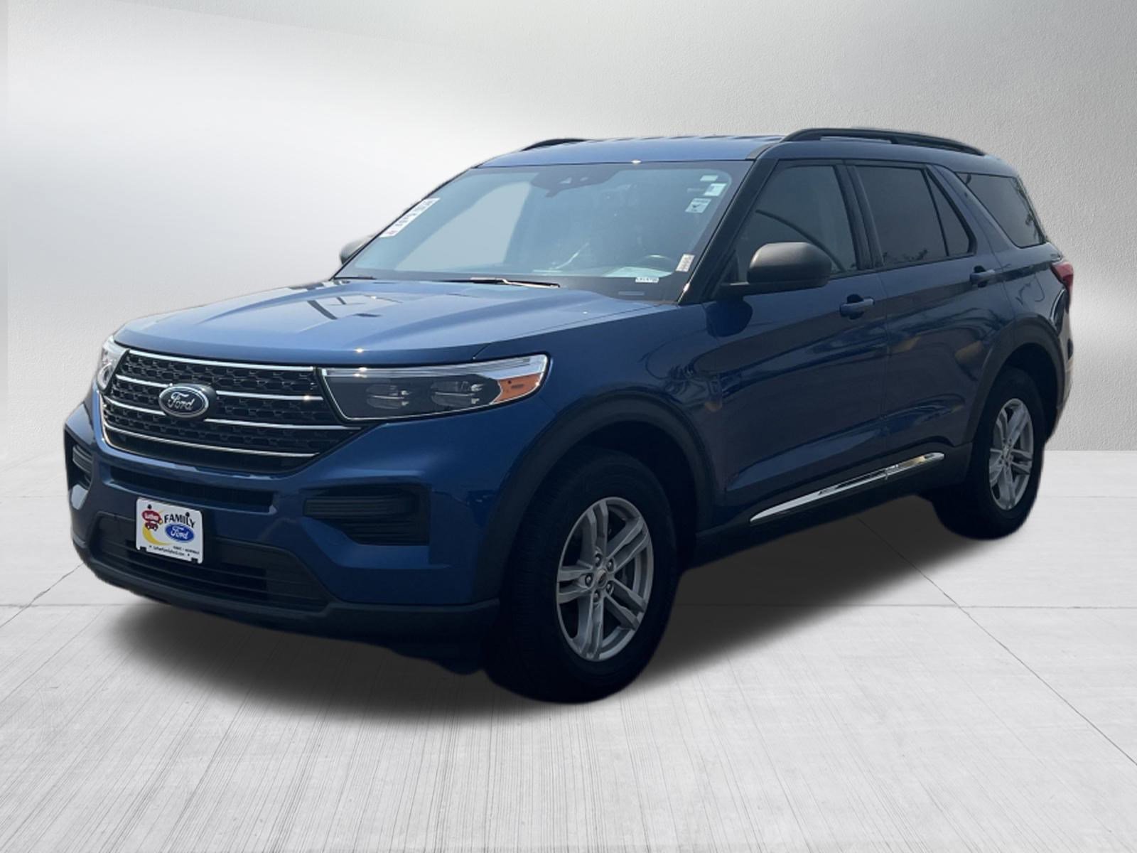 2021 Ford Explorer XLT photo 3