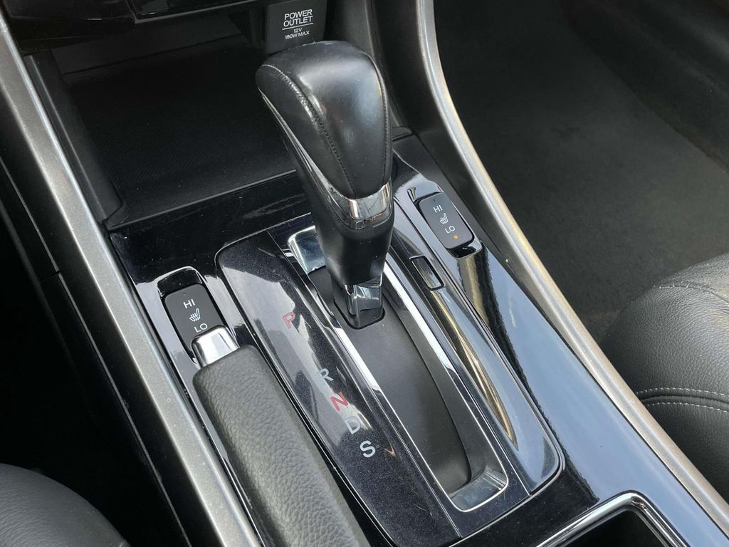 2016 Honda Accord Touring photo 20