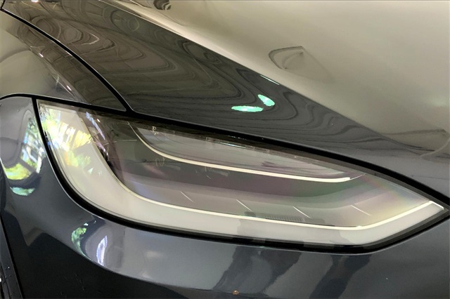 2020 Tesla Model X Long Range photo 19