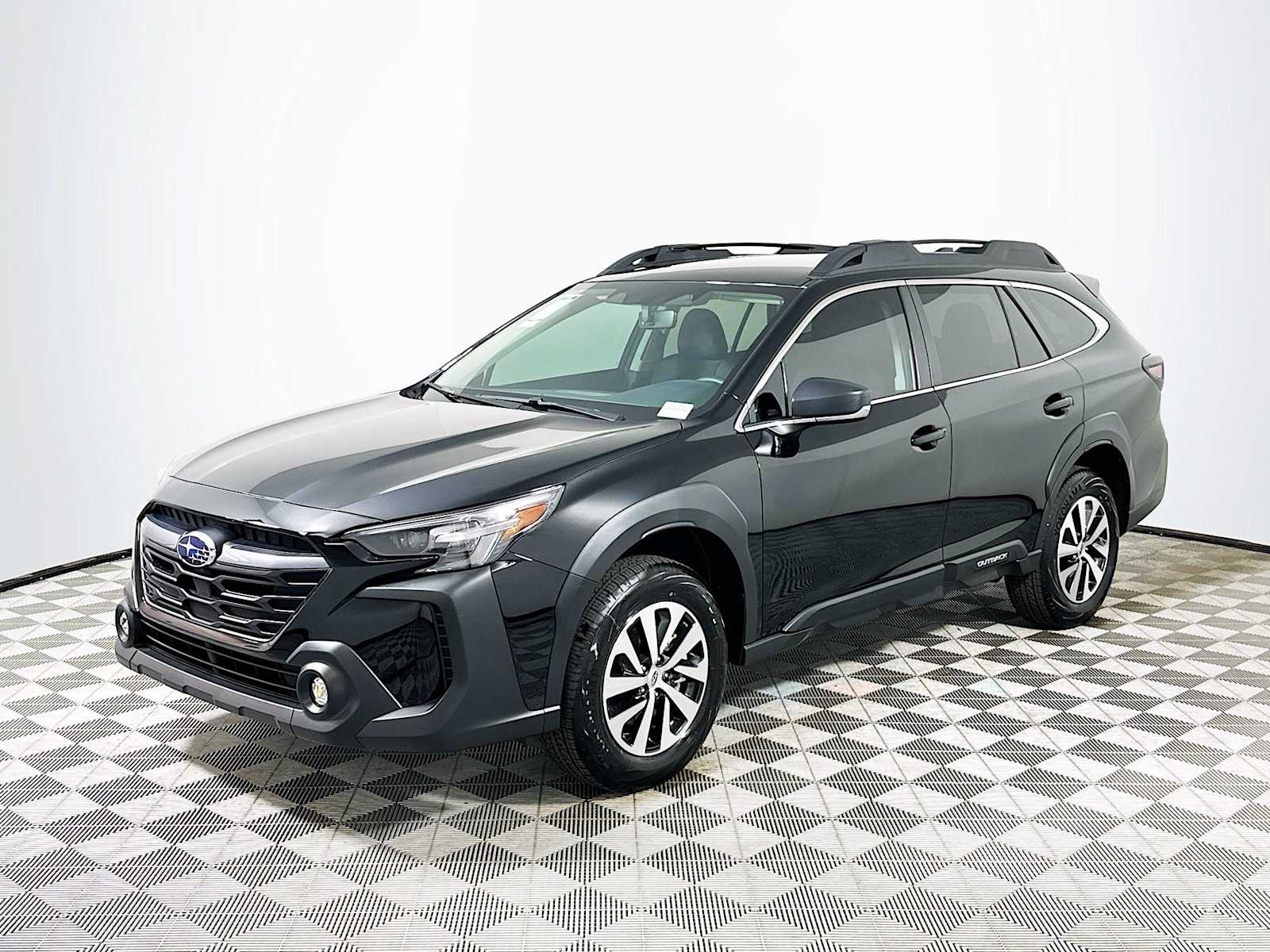2025 Subaru Outback Base photo 3