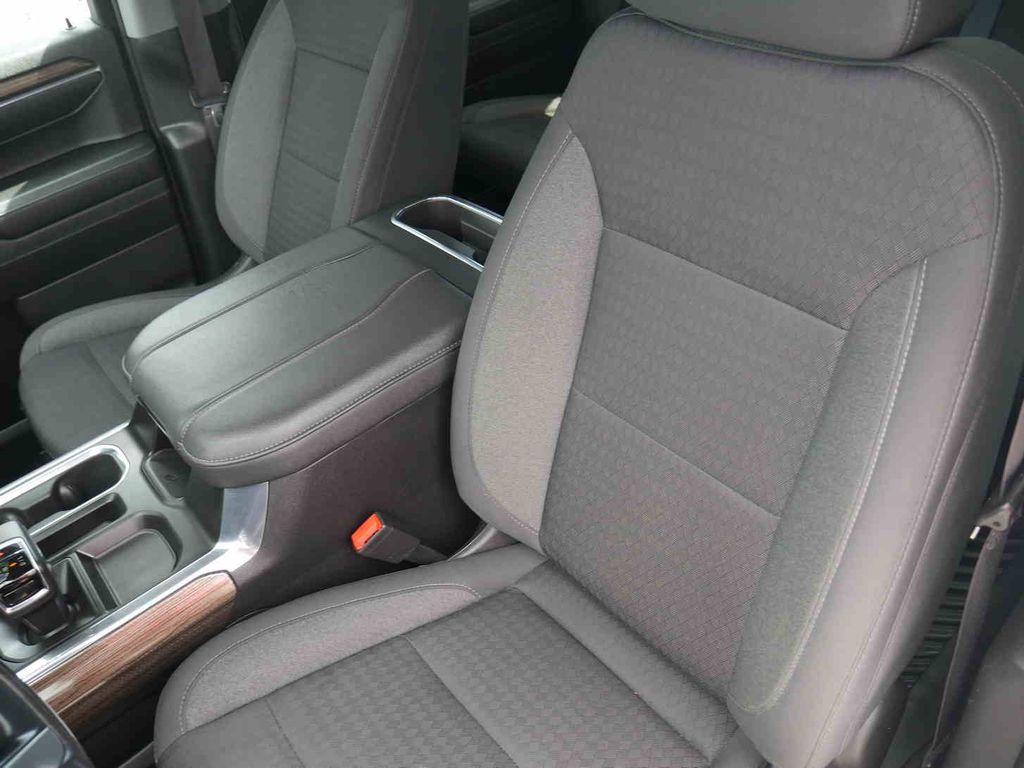 2023 Chevrolet Silverado 1500 RST photo 24