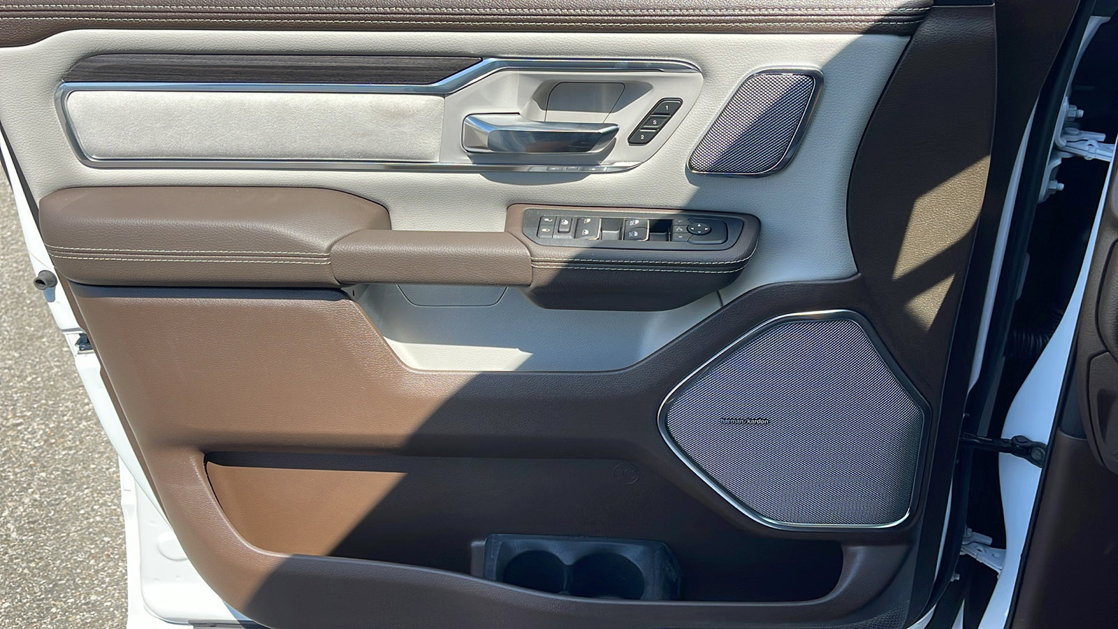 2025 Ram 1500 Laramie photo 28