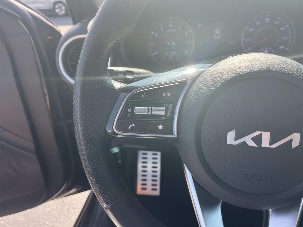 2022 Kia Forte GT-Line photo 14