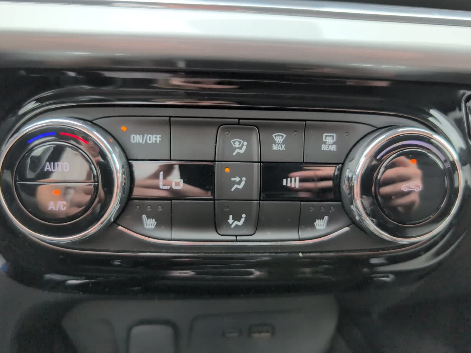 2024 Chevrolet Trax LT photo 23