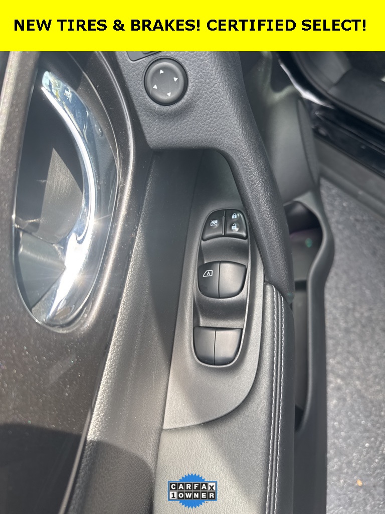 2020 Nissan Rogue photo 18