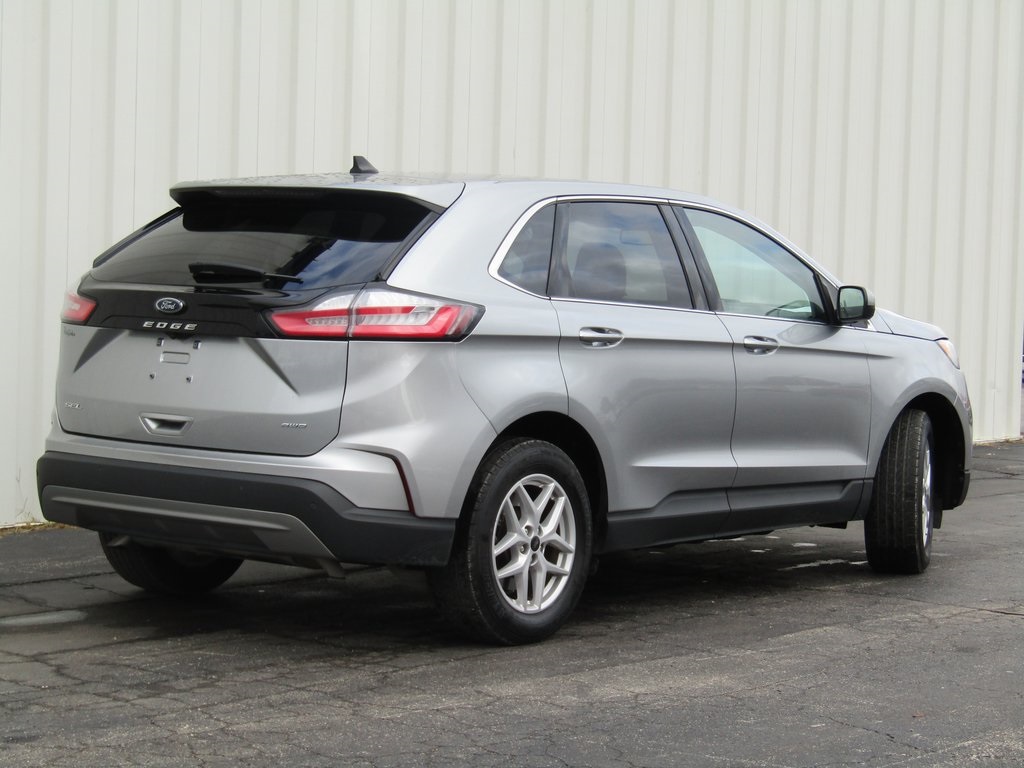 2024 Ford Edge SEL photo 2