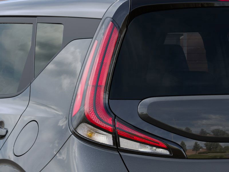 2025 Kia Soul LX's photo