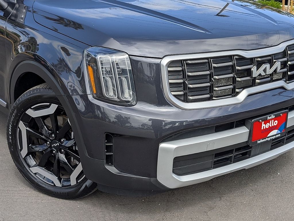 2025 Kia Telluride S photo 3