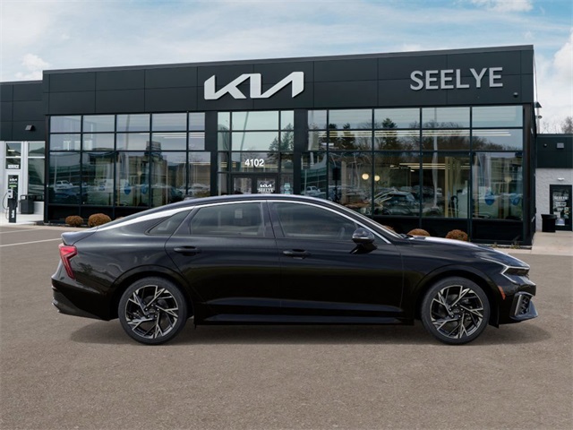2026 Kia K5 GT-Line photo 4