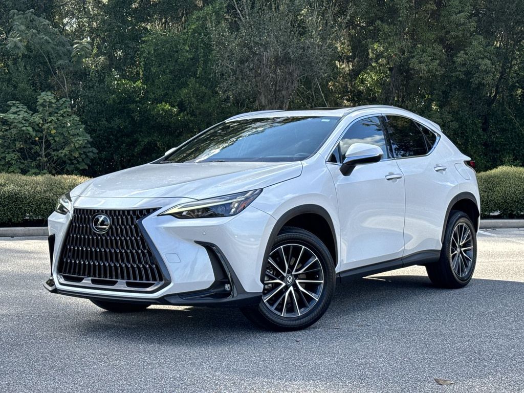 2022 Lexus NX 350's photo