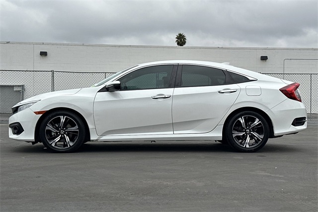 2017 Honda Civic Touring photo 4