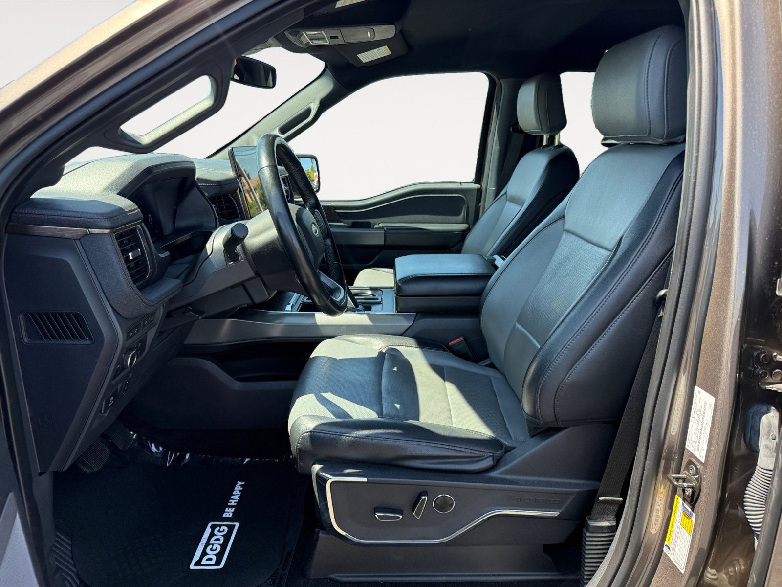2022 Ford F-150 Lightning photo 10
