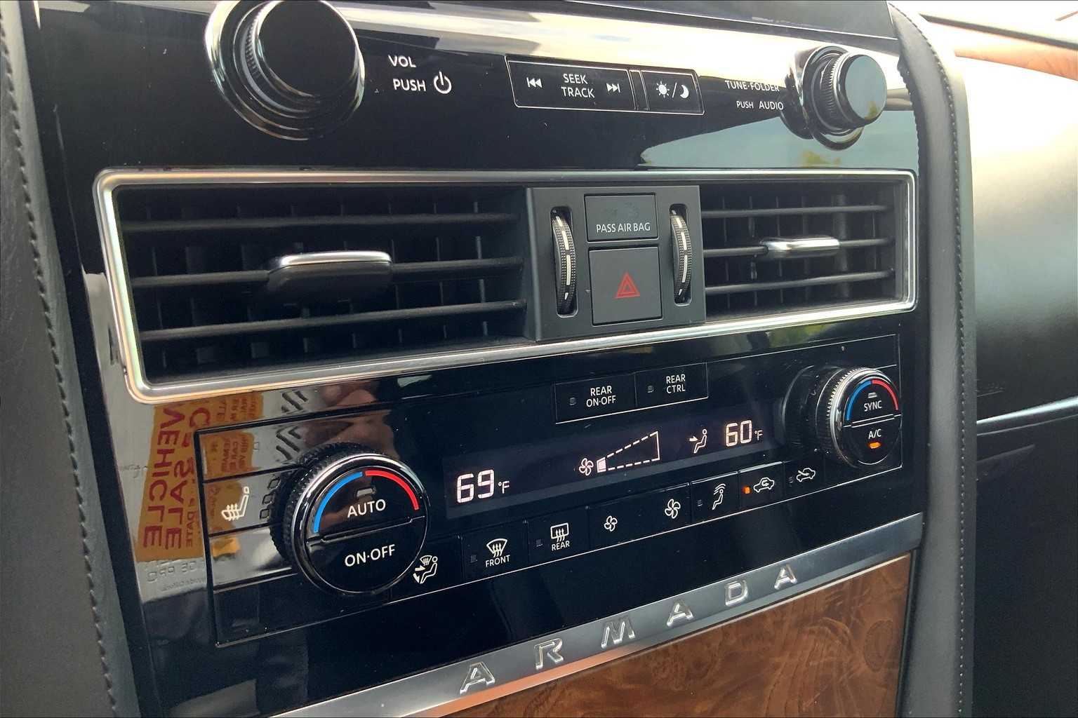 2022 Nissan Armada SL photo 31