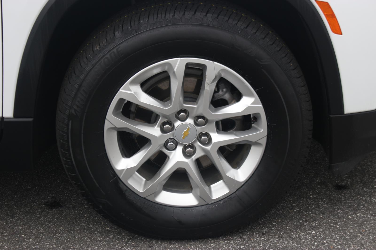 2023 Chevrolet Traverse LS photo 33