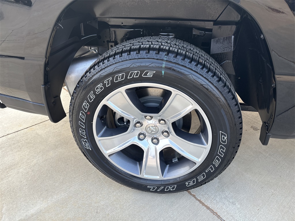 2025 Ram 1500 Tradesman photo 2